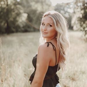 Meet your Posher, Selene